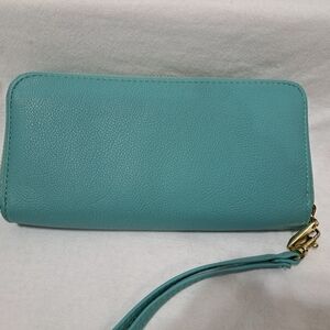 Wristlet Wallet with tons of space!!